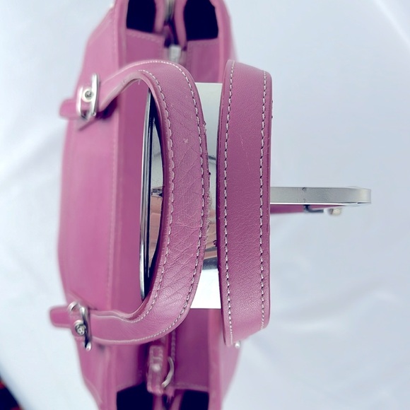 Coach Hamptons Lilac and White Leather Hand Bag M3Q-9605 Zip Closure Purse - Picture 10 of 16